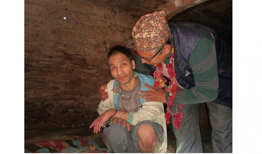 गाई गोठभित्र साँङलोले बाँधेर राखिएका चन्दको बैतडीबाट उद्धार