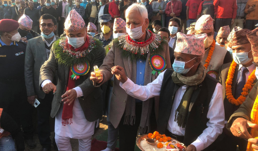 २ मन्त्रीले गरे ५ वर्षअघि बनेको सडक शिलान्यास