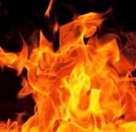 कपन बालुवाखानीमा आगलागी : दाइको मृत्यु, ११ महिने भान्जासहित बहिनी घाइते