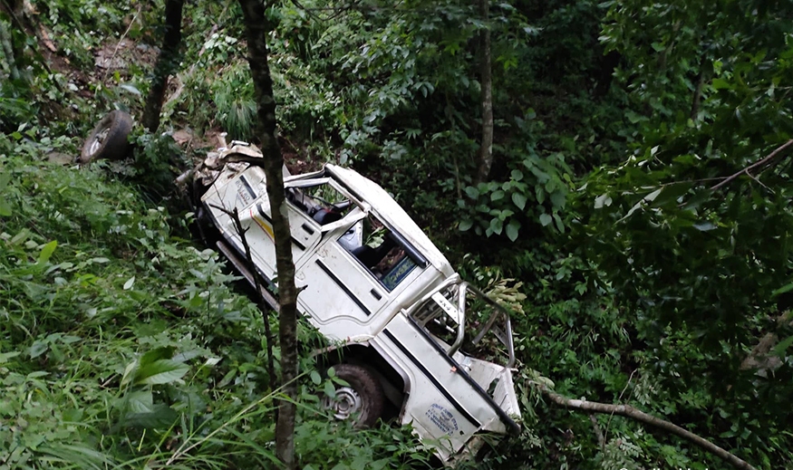 जीप दुर्घटना, ५ जनाको मृत्यु, ३ घाइते