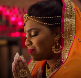 अमेरिकी गायिकाले गाइन् हिन्दू भजन (हेर्नुहोस् भिडियो)