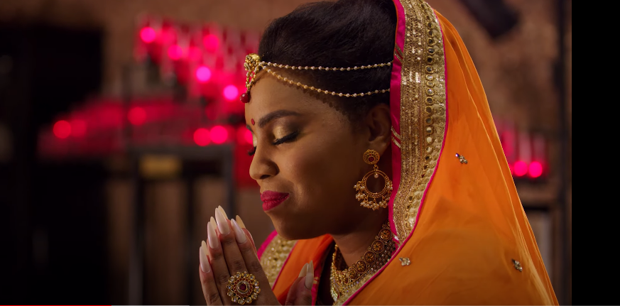 अमेरिकी गायिकाले गाइन् हिन्दू भजन (हेर्नुहोस् भिडियो)