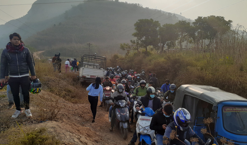मानहुँकोटमा एकैदिन १० हजार पर्यटक