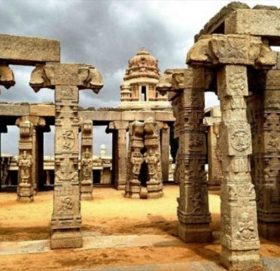 हावामा अडिएको मन्दिरको खम्बा, अझै खुलेको छैन रहस्य !