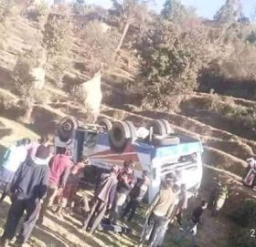 अछामकाे मार्कुमा बस दुर्घटना हुदा एकको मृत्यु, १७ जना घाइते