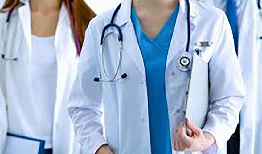 दुई स्वास्थ्यकर्मी प्रहरी नियन्त्रणमा