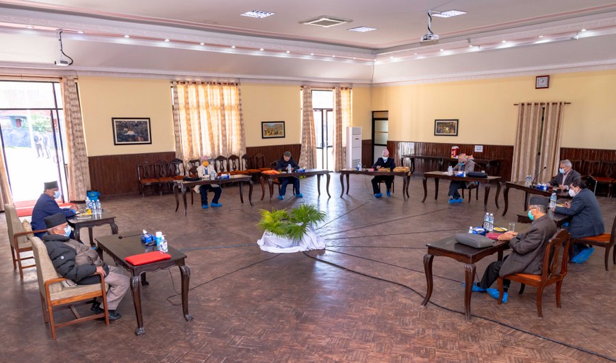 ओलीको टेबुलमा रातो झोला !