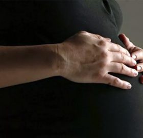 महामारीका बेला बच्चा जन्माउनेलाई पुरस्कार !