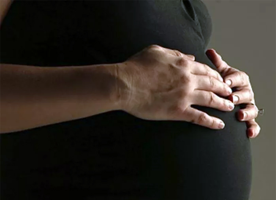 महामारीका बेला बच्चा जन्माउनेलाई पुरस्कार !