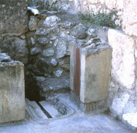 शाैचालयकाे इतिहास : जतिबेला मान्छेलाई खुला शौच गर्न मनले दिएन