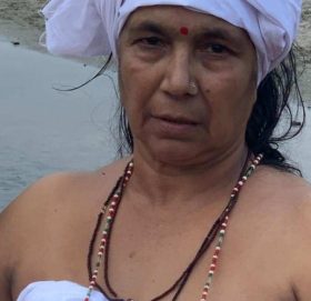 पतिको निधनपछि सिन्दूर–पोतेसहित घाटबाट फर्केर काजकिरिया