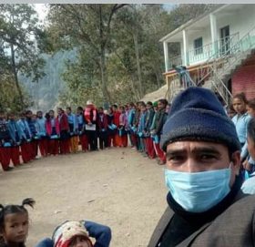 त्रिवेणी नगरपालिका द्धारा विद्यार्थिहरुलाई प्याड वितरण