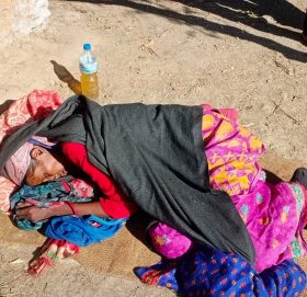 पैसा नहुँदा अस्पताल बाट घर फिर्ता, जिवनमरणको दोसाधमा लालसरा