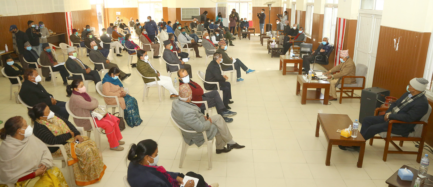 आन्दोलनमा जाने कि नजाने भन्ने बिषयमा केन्द्रीय समितिमा देउवा र पौडेलको चर्काचर्की