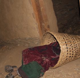 छाउगोठ भत्काइएपछि ओढार र चौरमा बास