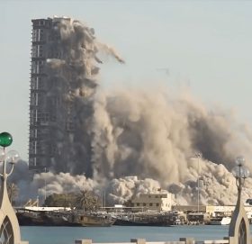 मात्र १० सेकेण्डमा माटोमा मिल्यो १४४ तले महल, बन्यो विश्व कीर्तिमान (भिडीयाे सहित)