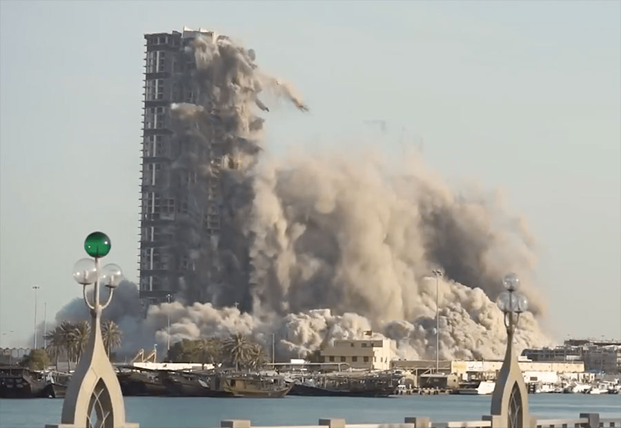 मात्र १० सेकेण्डमा माटोमा मिल्यो १४४ तले महल, बन्यो विश्व कीर्तिमान (भिडीयाे सहित)