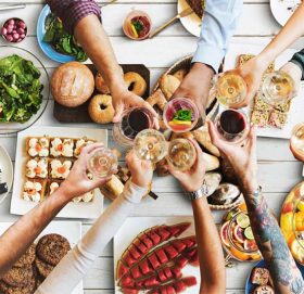 यी १५ देशका जनताले खानपिनमा सबैभन्दा धेरै समय बिताउँछन्