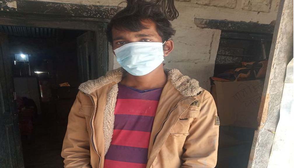 बाजुरा : बैक अगाडीबाट एक महिलाको पैशा चोरी गरेर भागेका युवक पक्राउ