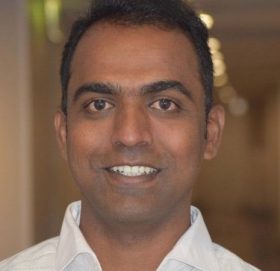 ११ करोडको पुरस्कार जितेर आधा रकम बाँड्ने यी शिक्षक