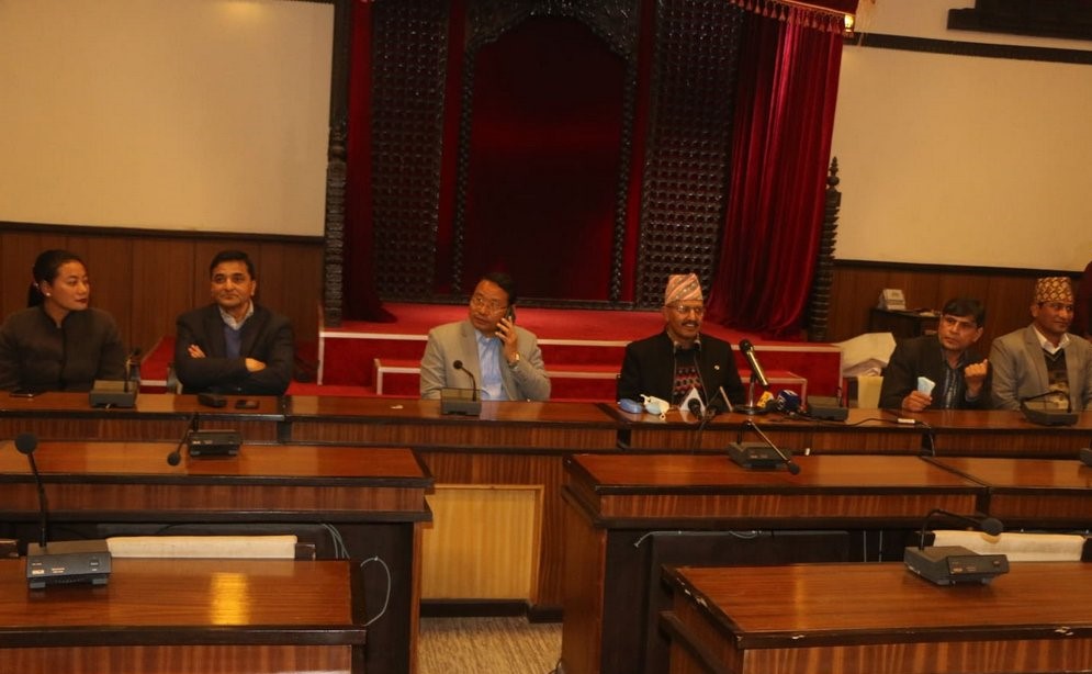 ओलीको कदमपछि ७ मन्त्रीद्वारा सामूहिक राजीनामाको घोषणा