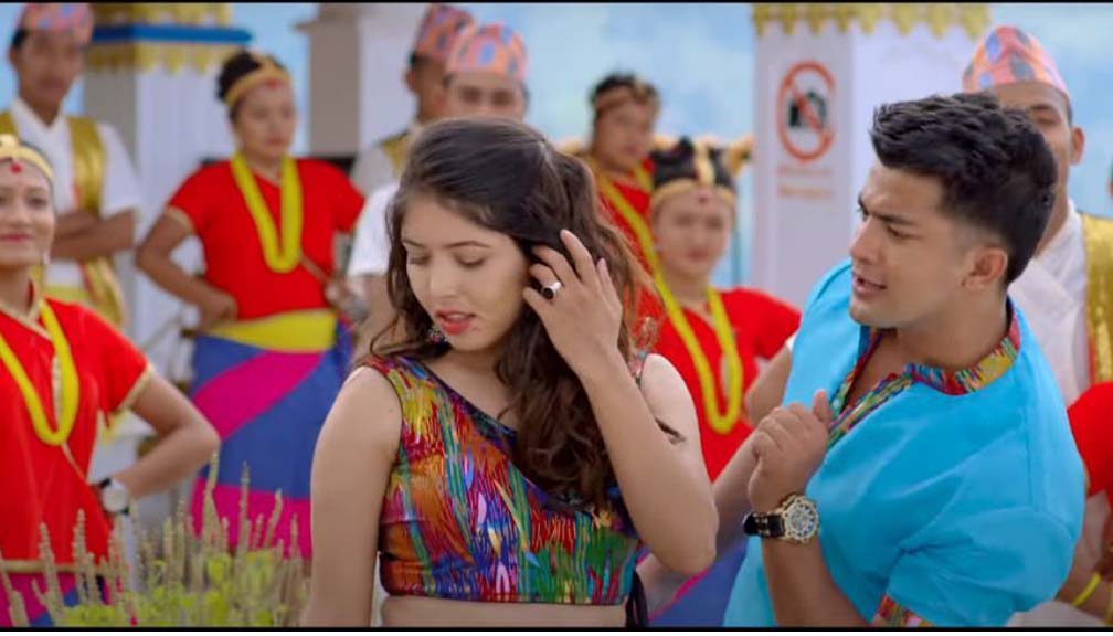 पूजा शर्मा र  आकाश श्रेष्ठको “ऐसेलू पाकेर” भिडीयाे