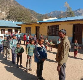 विद्यार्थी र शिक्षकको नियमित ज्वरो मापन पछि मात्रै कक्षा संचालन