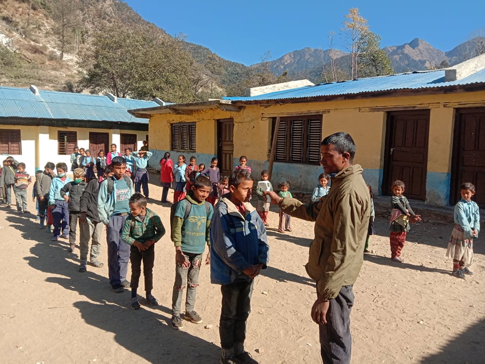 विद्यार्थी र शिक्षकको नियमित ज्वरो मापन पछि मात्रै कक्षा संचालन