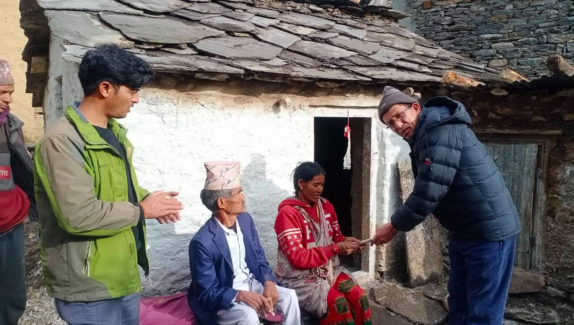 बडिमालिका खबरद्धारा बेसाहारा रति थापाको घर निर्माण