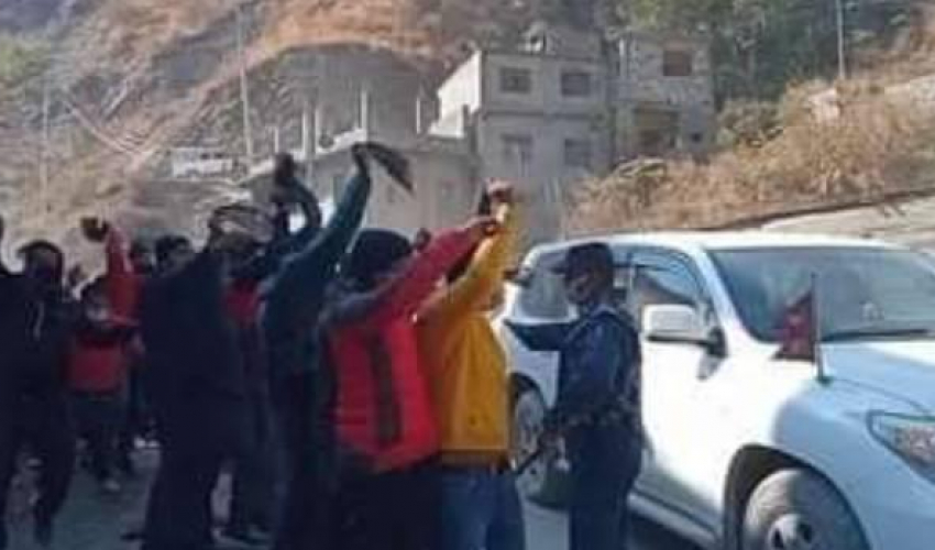 बझाङमा मन्त्री ठगुन्नालाई कालो झण्डा