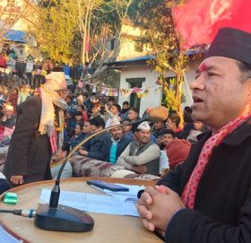 पार्टी फुटाउनेहरु आफै समाप्त भएर जान्छन : अध्यक्ष थापा