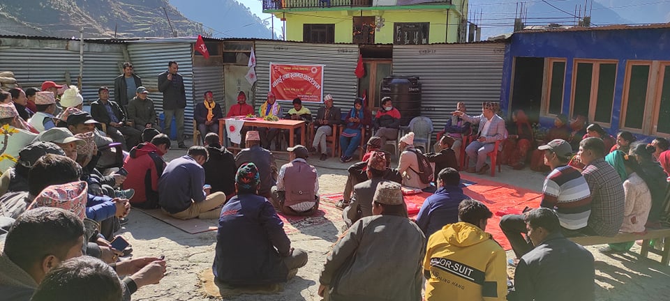 नेकपा प्रचण्ड माधव समुह बडिमालिका नगर कमिटिद्धारा अध्यक्ष रावललाइ  बधाइ ज्ञापन