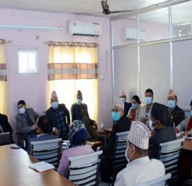 संसदीय दलको बैठकमा ओली समूहका सांसदलाई प्रमुख सचेतक लामाको निर्देशन, ‘बाहिर जानू’