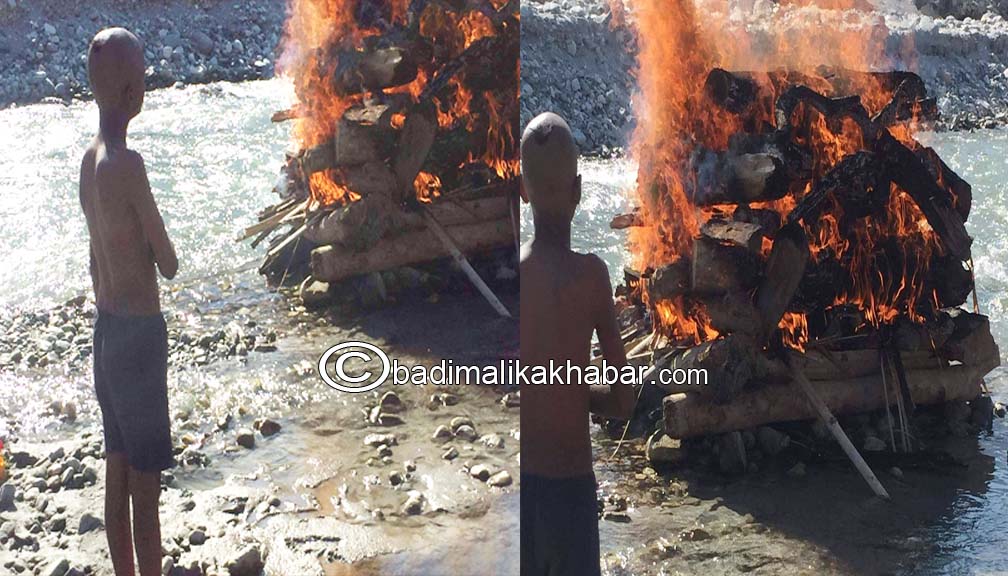 आमाको चिता सँगै बल्यो ८ बर्षिय मंगलको सपना