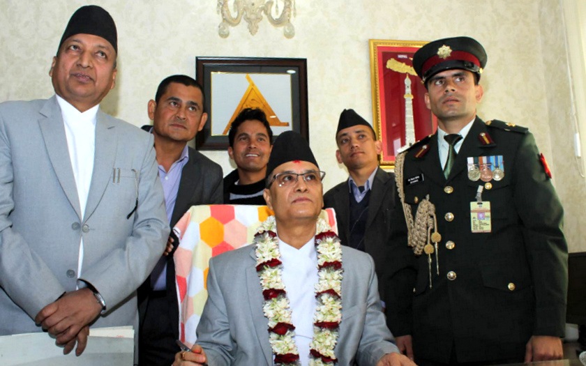 अख्तियारमा लान चोलेन्द्र श्रीमान् किन आतुर ?