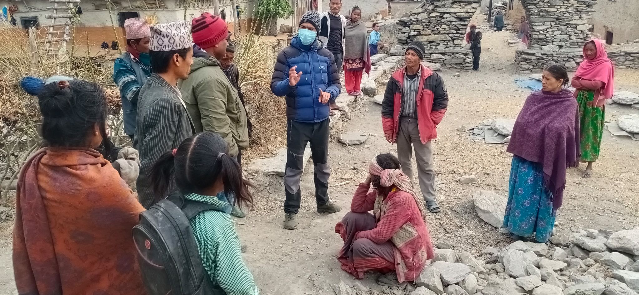 कुष्ठरोगीलाइ तिरस्कारपछि स्वास्थ्यकर्मी शाही स्वास्थ्य सन्देशका लागि घरमै पुगे