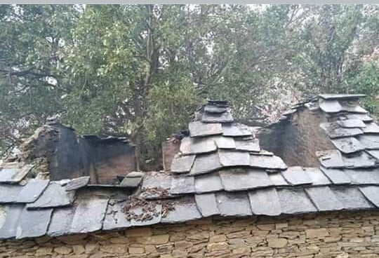 त्रिवेणी नगरपालिकामा घरमा आगलागी