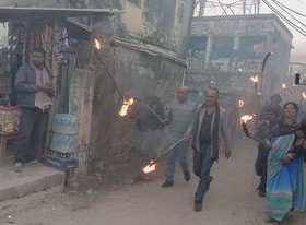 जसपा कार्यकर्ता द्वारा राष्ट्रपति र प्रधानमन्त्रीको बिरोधमा मसाल जुलुस प्रदर्शन