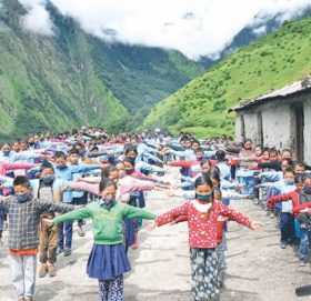बझाङको धुली मावि विद्यार्थी र शिक्षक एकाएक बिरामी पर्न थालेपछि बन्द