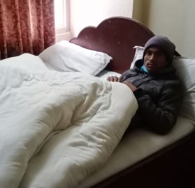 आर्थिक अभाबमा बोनम्यारो क्यान्सर पिडित लाल शाह काठमाडौमा अलपत्र