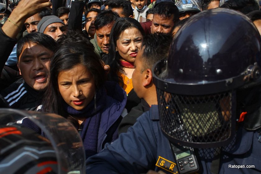 राज्यविरुद्धको कसुरमा रामकुमारी झाँक्री पक्राउ