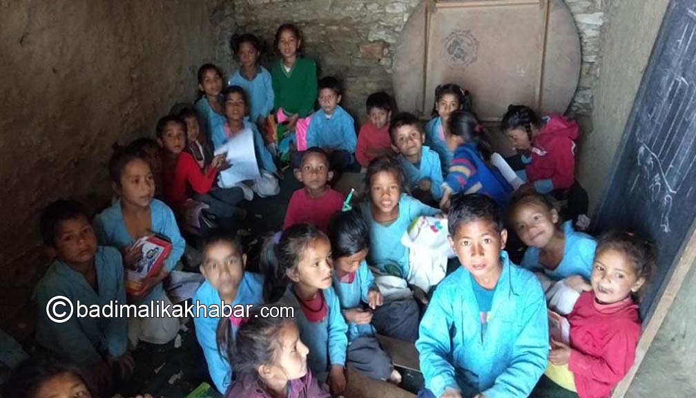 सहयोग नहुुदा दलित समुदायले चलाएको बिद्यालय आर्थिक अभाबमा अलपत्र