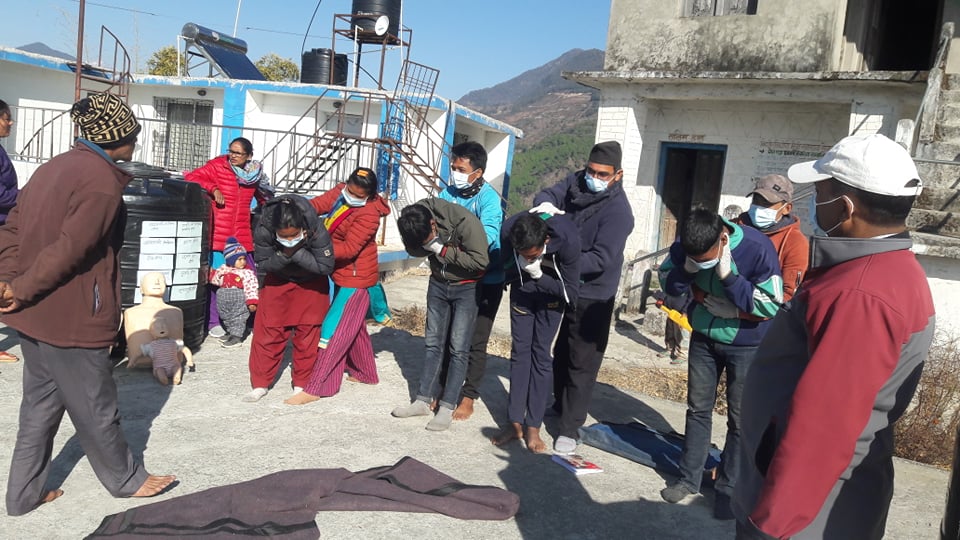 बाजुरामा आधारभुत प्राथमिक उपचार तालिम सम्पन्न