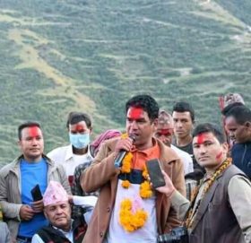 बाजुरा माओवादी केन्द्रका संयोजक भरत बुुढा नेकपा एमालेमा