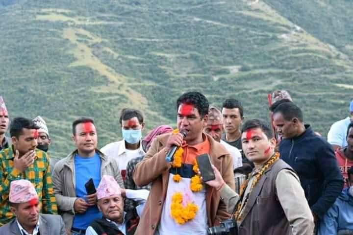 बाजुरा माओवादी केन्द्रका संयोजक भरत बुुढा नेकपा एमालेमा