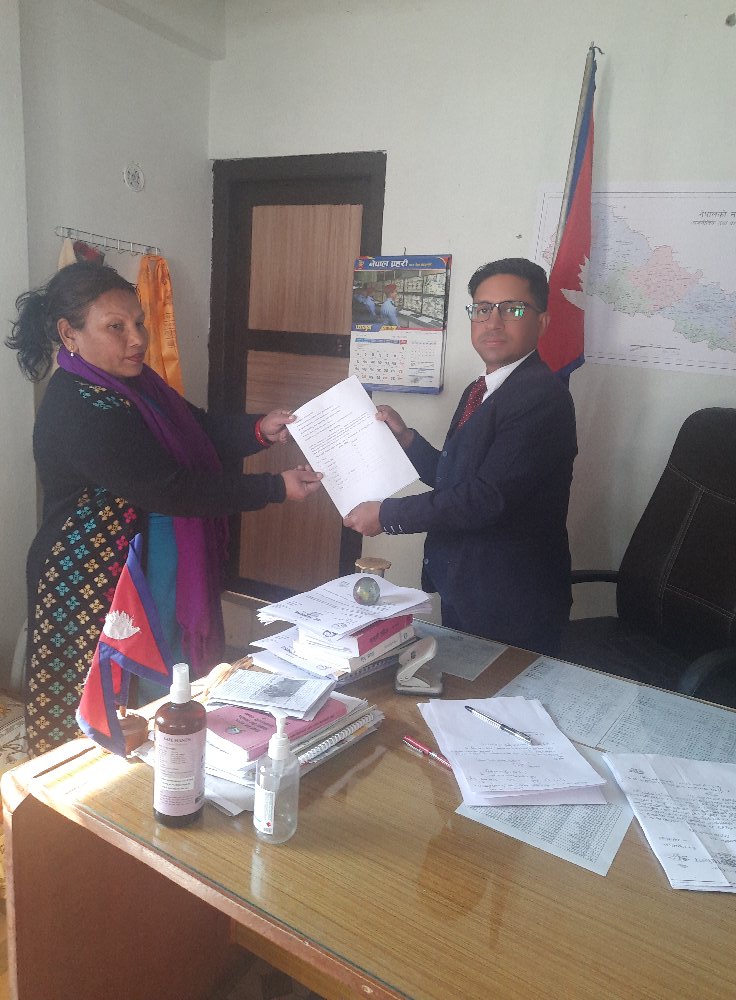 जिल्लामा महिला तथा बालवालिका कार्यलय स्थापना हुनुपर्ने माग राख्दै ज्ञापन पत्र