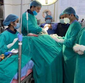 सेती प्रादेशिक अस्पतालद्वारा मेरुदण्डको शल्यक्रिया सेवा सुरु