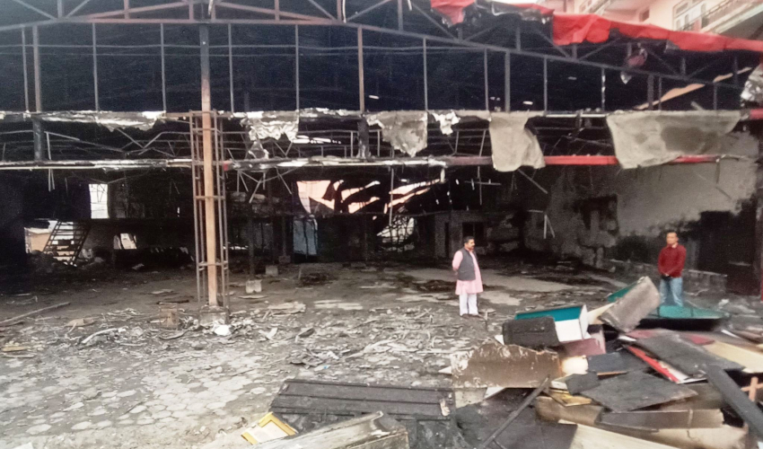 धनगढीकाे भीषण आगलागी स्थलमा प्रदेश नम्बर २ का प्रदेश प्रमुख अहिराज, सुदूरपश्चिमका पुगेनन्