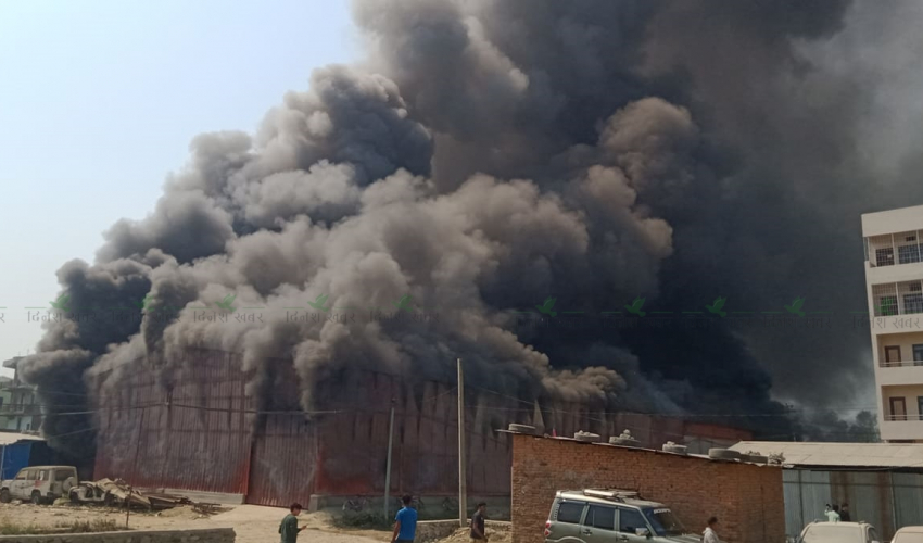 धनगढीको फर्निचरमा भएको आगलागी नियन्त्रणमा, करिब ५ करोड बराबरको क्षति