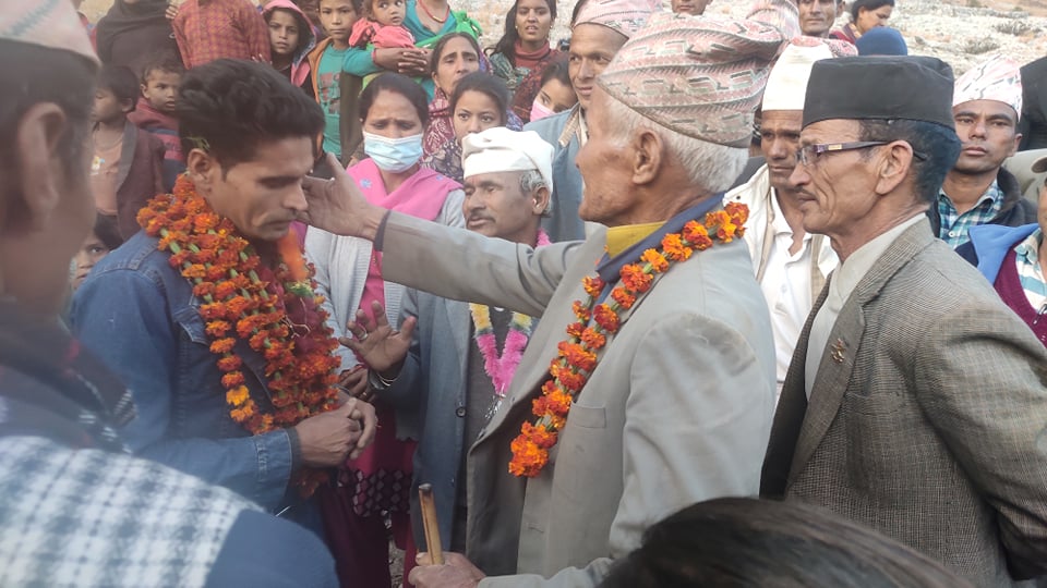 द्वन्द्वमा हराएका २२ वर्षपछि फर्किए परु, उनलाइ बाजागाजा सहित स्वागत